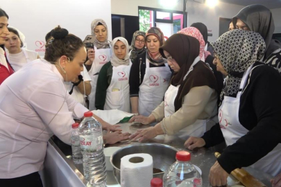 Türk Kızılay'ın "İyilikle Pişen Hayatlar' atölyesi Bursa'da kadınlarla buluştu