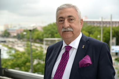 "Gençlerimiz, ülkemizi daha güçlü yarınlara taşıyacaktır"