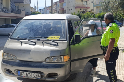 Aracın camına 'Basın' yazdı, evrakta sahtecilikten işlem yapıldı