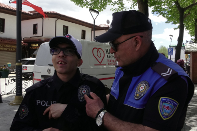 Babasının "15 yıllık hayaliydi" dediği engelli Mert bir günlüğüne polis oldu