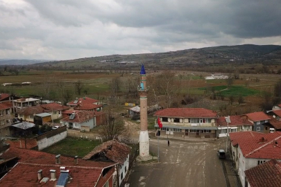 Camisiz minare köyün sembolü oldu