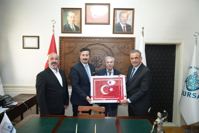 Başkanlık makamında duygusal buluşma