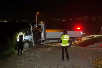 Bursa'da hakimiyetini kaybeden sürücü şarampole uçtu