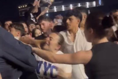 Bursa'da konserde tekme ve yumruklar havada uçuştu