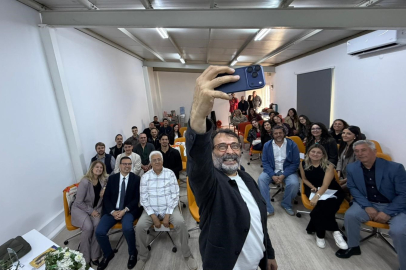 "Sanatçılar Sennur Sezer Okuyor" etkinliğinin konuğu Arif Pişkin oldu
