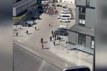 "Grönland, Grönlandlılara aittir"