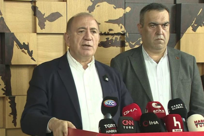Tekin: "Kapılarımızı, eski genel başkanımızın resimlerini kırmışlar"
