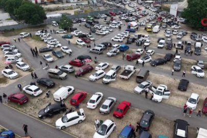 Bayram öncesi Bursa oto pazarında yoğunluk