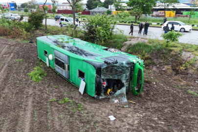 Tur otobüsü şarampole devrildi: 46 yaralı