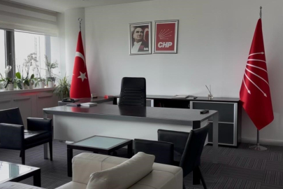 CHP'de tahliye sonrası temizlik çalışmaları devam ediyor
