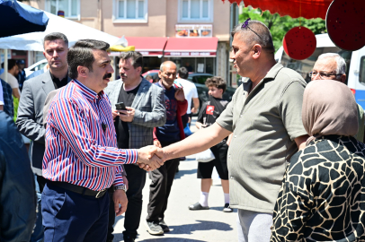 Başkan Yılmaz esnaf ve vatandaşla bayramlaştı
