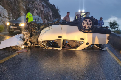 Takla atan otomobil ters döndü: 5 yaralı