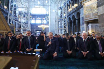 Cumhurbaşkanı Erdoğan, cuma namazını Ayasofya Camii'nde kıldı
