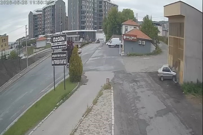 Direksiyonda bayıldı, boş dükkana çarparak durabildi