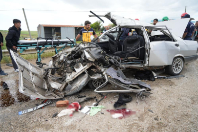 Kırıkkale'de otomobiller çarpıştı: 2 ölü, 7 yaralı