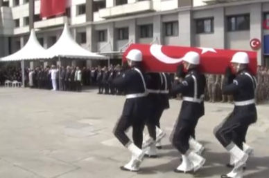 Şehit polis memuru Aydın Üyenarık son yolculuğuna uğurlandı
