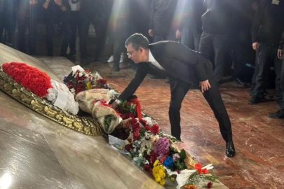 Anıtkabir’de çelenk krizi: Özgür Özel ile asker arasında gerginlik