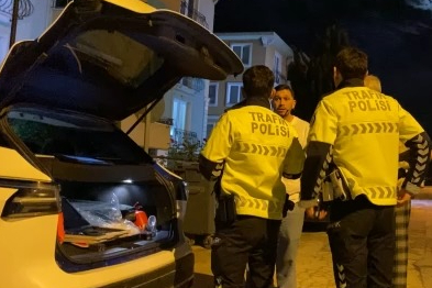 Bursa'da alkollü sürücüye alkolmetre dersi kamerada