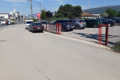 Hastane önünde tartıştığı kadını bıçakladı