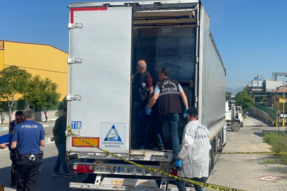 Tır şoförü tırın dorsesinde ölü bulundu