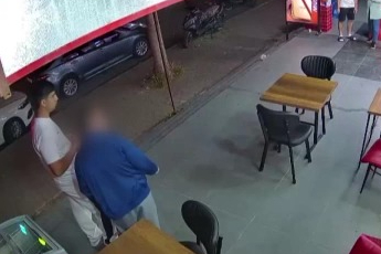 Alkolik adam esnafın korkusu oldu