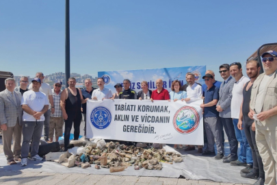 Gemlik’te denizinde dip bucak temizlendi