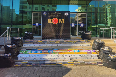 Kamyonetteki araç lastiklerinden 20 bin paket kaçak sigara çıktı