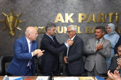 CHP’li meclis üyesi istifa ederek AK Parti’ye geçti