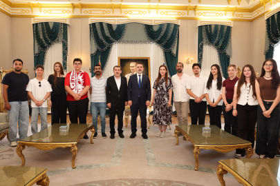 Başkan Vekili Biba, şampiyon marşın bestecilerini ağırladı