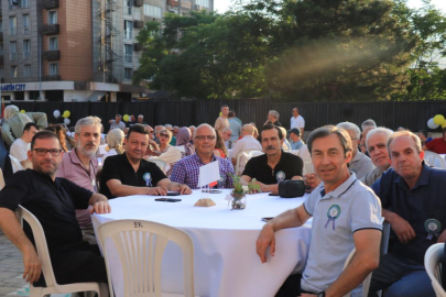 Bursa'da 83 yaşındaki öğretmen yıllar sonra öğrencileriyle buluştu