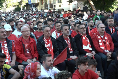 Bursa'da dev ekranlarda Dünya Kupası heyecanı yaşandı
