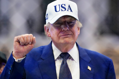 Trump: "Petrol yüklü gemiler Hürmüz Boğazı'ndan geçmeye başladı