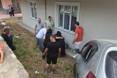Bursa'da otomobil apartman bahçesine uçtu, faciadan dönüldü
