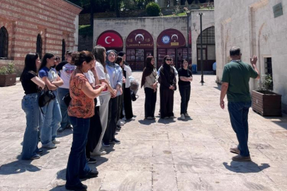Yıldırımlı gençler tarihi yerinde keşfediyor