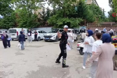 Bursa'da yanlış okula gelen adayların yardımına polis koştu
