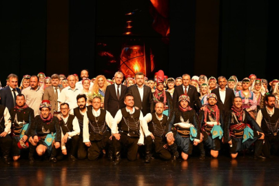 Bursa Maarif Halk Dansları Topluluğu'ndan göz dolduran yıl sonu gösterisi