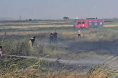 Karacabey’de korkutan yangın: Alevler fabrika yakınına kadar ilerledi