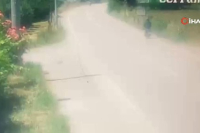 Bursa'da kamyonet ile motosiklet böyle çarpıştı: 1 ağır yaralı