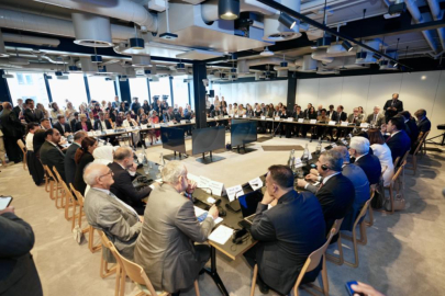 Bakan Kurum, İngiltere'de COP31 İş Dünyası Forumu'nda konuştu