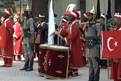 Bursa'da 25 ülkeden öğrenci mehterde buluştu