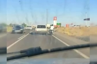 Otoyolda tehlikeli yolculuk