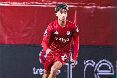 Bursaspor'da sağ kanada sürpriz isim!