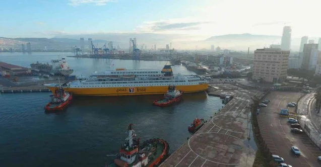 25 yıllık aranın ardından Libya’dan gelen ilk yolcu gemisi İzmir’e ulaştı