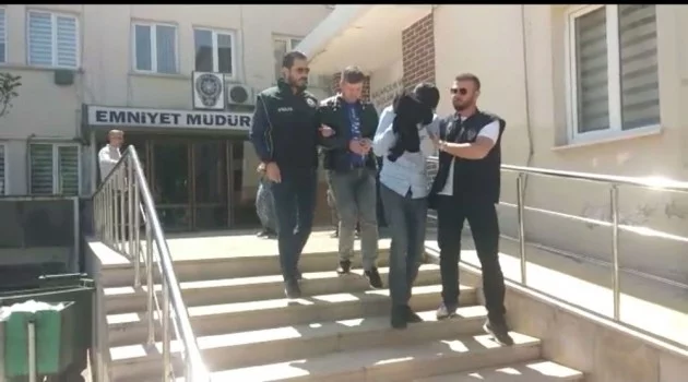 Bursa'da 2 tabanca ve 20 çıkın uyuşturucuyla yakalandılar