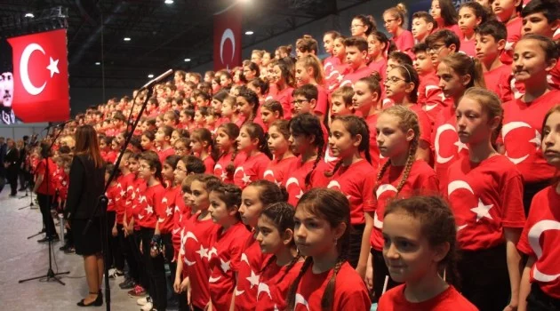 41 ülkeden 1000 çocuk 23 Nisan coşkusunu Kocaeli’de yaşadı