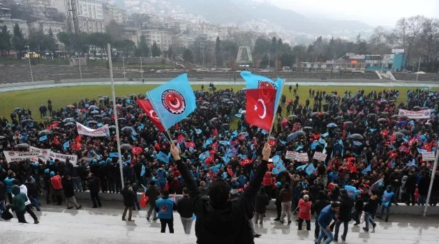 Bursa'da 5 bin metal işçisi meydanlara indi