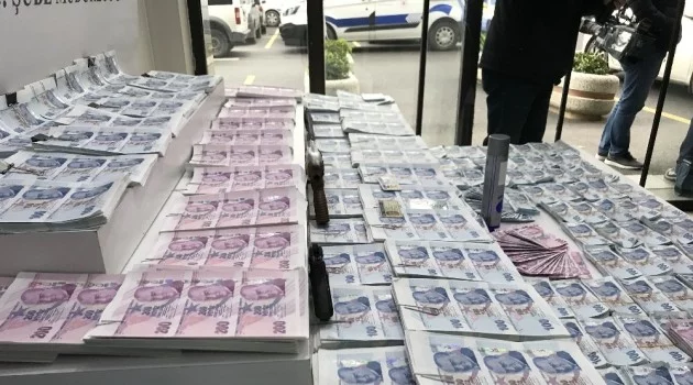 5 milyon 200 bin lira sahte parayı piyasaya sürmeye çalışan kalpazan şebekesinin 20 üyesi tutuklandı