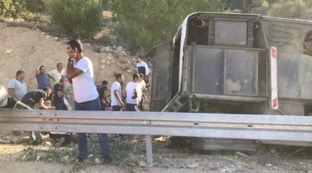 Acı haber Mersin'den, otobüs devrildi: 5 şehit, 27 yaralı