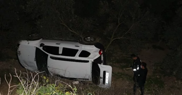 Adana’da otomobil şarampole yuvarlandı: 2 yaralı
