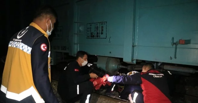 Adana’da yük treninin çarpmasıyla kolu kopan kişi ağır yaralandı